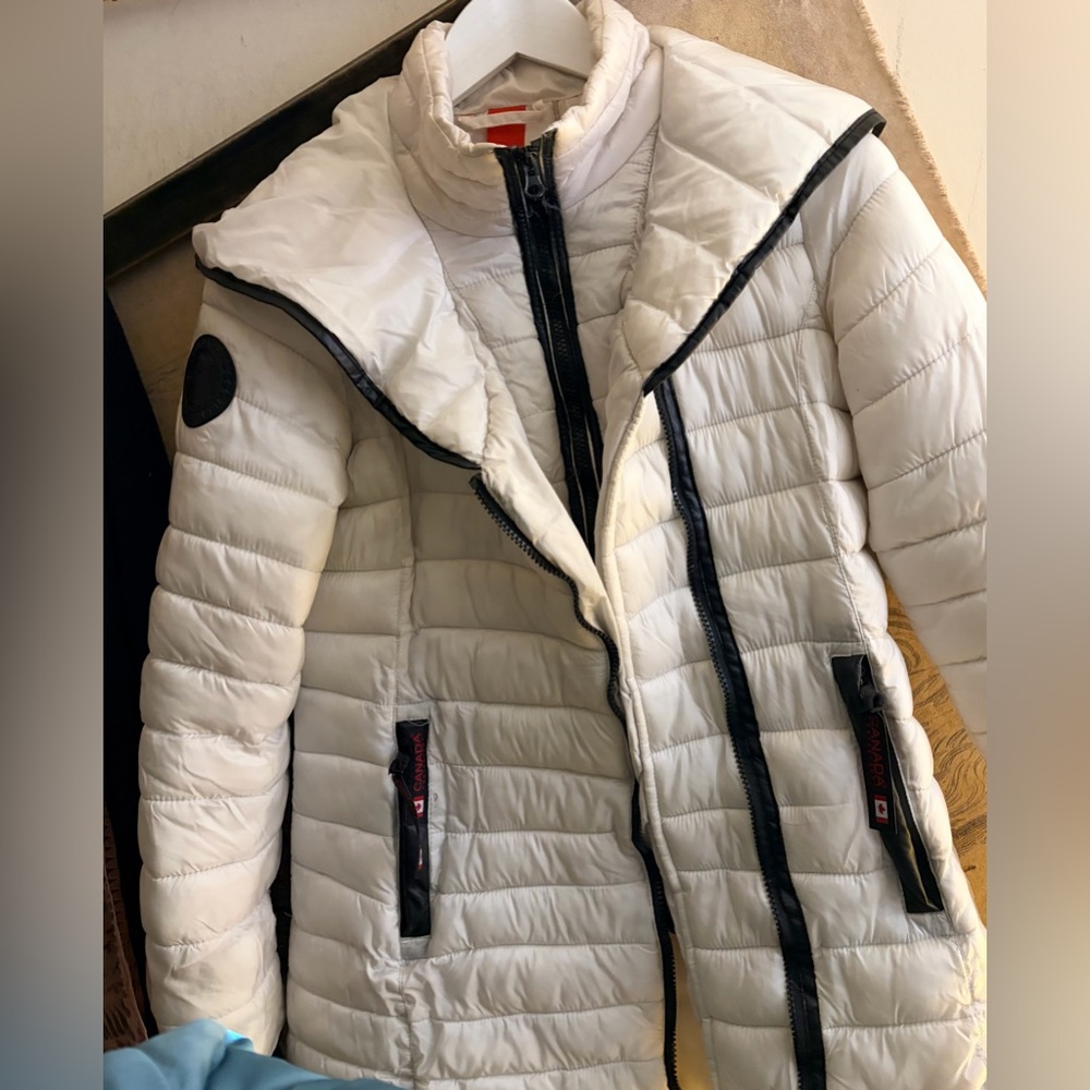 Canada Weather Gear soft White Puffer Coat SZ Medium *